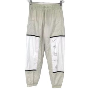 Nike Sportswear Women’s Athletic Standard Fit Pants